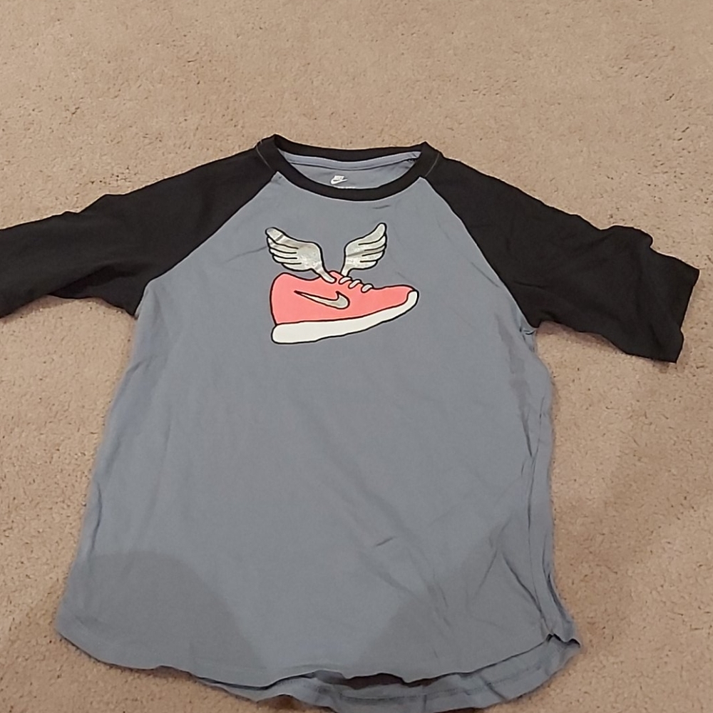 Tee shirt